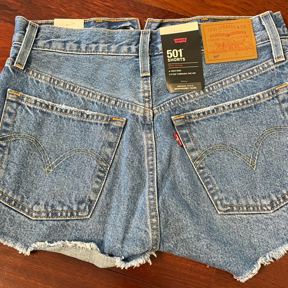 Levi’s 501 Ribcage Shorts